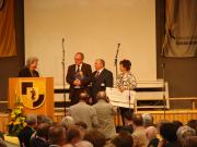 Festempfang 16.05.2009
Der Preisträger erhält Glückwünsche zur Verleihung des Bürgerpreises 2009